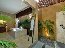 Villa Kalimaya IV, Guest Bathroom